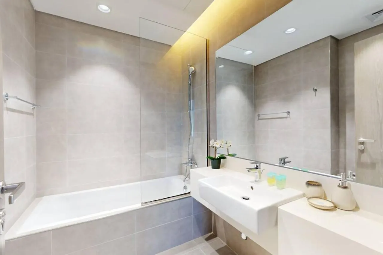 Residences 21 - Modern One Bedroom Dubai